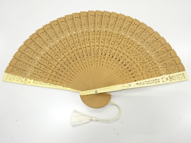 JAPANESE KIMONO / ANTIQUE SANDALWOOD FAN